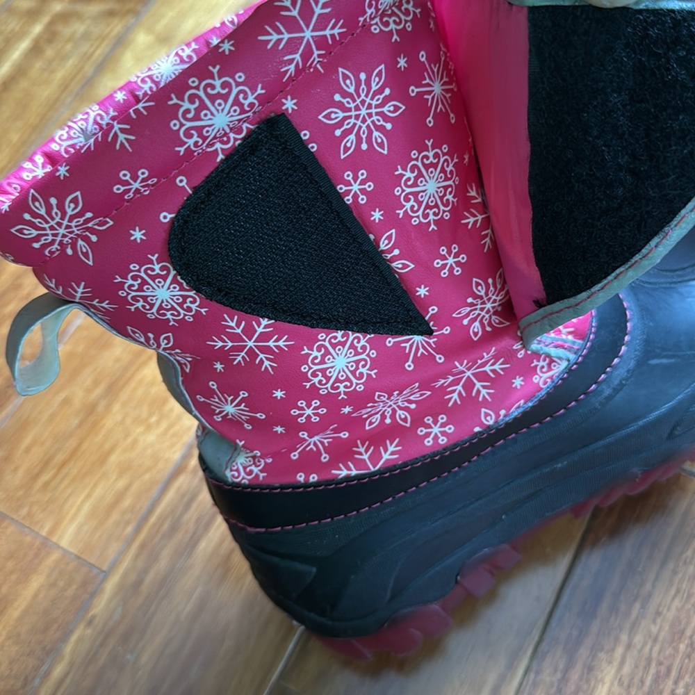 Girl’s Members Mark Light-up Snow Boots - Picture 6 of 9